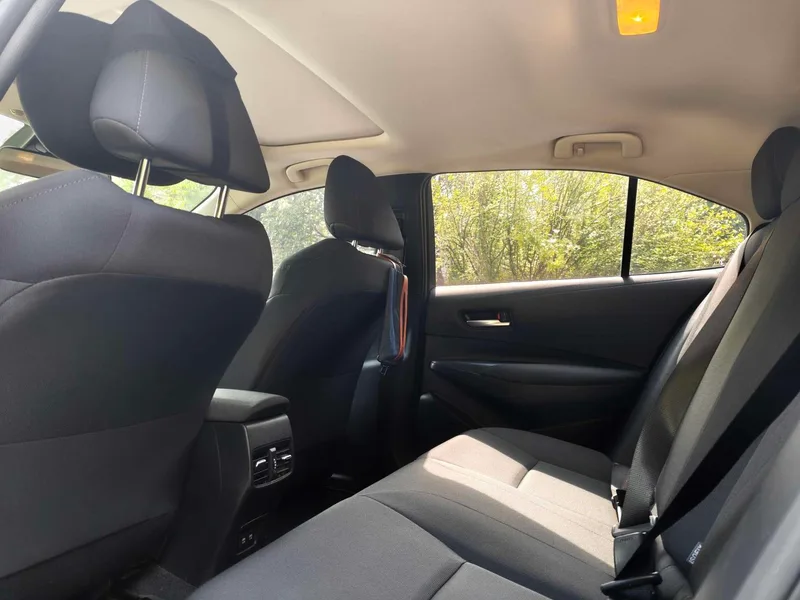 Toyota Corolla 2021 Doble motor 1.8L E-CVT Versión de élite interior foto 12