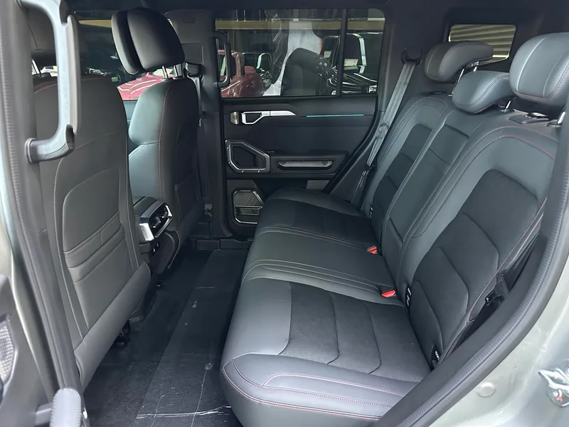 Jetour T2 2024 2.0TD Four-wheel drive Time travel PRO+ Entertainment Edition exterior photo 6