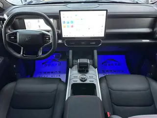 Jetour T2 2024 2.0TD Four-wheel drive Time travel PRO+ Entertainment Edition interior photo 17