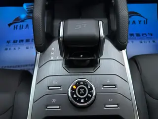 Jetour T2 2024 2.0TD Four-wheel drive Time travel PRO+ Entertainment Edition interior photo 18