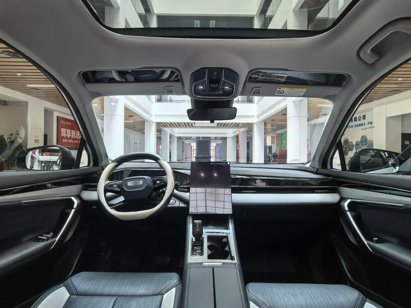 Geely Boyue L 2024 1.5TD DCT Premium Edition interior photo 13