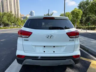 Hyundai ix25 2019 1.6L Modèle commémoratif intelligent automatique extérieur photo 5
