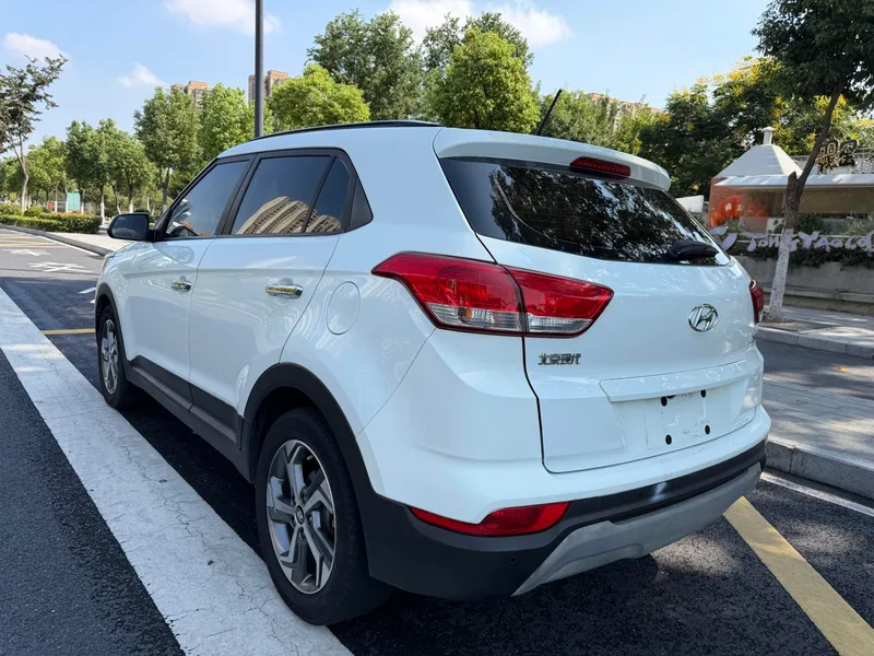 Hyundai ix25 2019 1.6L Modèle commémoratif intelligent automatique extérieur photo 6