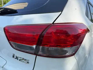 Hyundai ix25 2019 1.6L Modèle commémoratif intelligent automatique extérieur photo 9