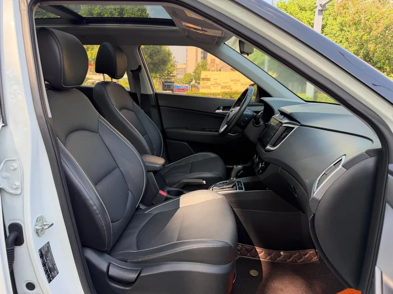 Hyundai ix25 2019 1.6L Modèle commémoratif intelligent automatique intérieur photo 14
