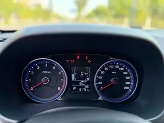 Hyundai ix25 2019 1.6L Modèle commémoratif intelligent automatique intérieur photo 19