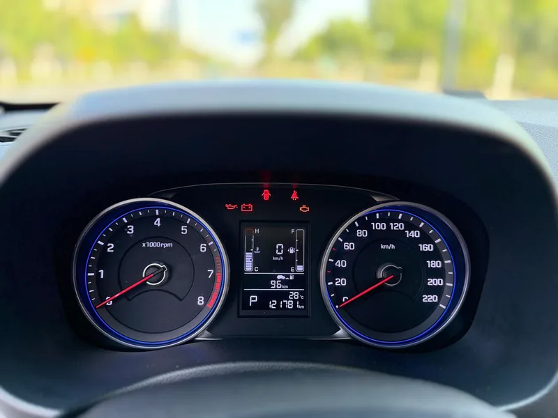 Hyundai ix25 2019 1.6L Modèle commémoratif intelligent automatique intérieur photo 19