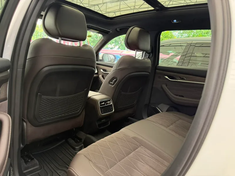 Geely Monjaro 2026 2.0TD High-power automatic four-wheel drive oriental obsidian full moon version exterior photo 5 Geely Monjaro 2026 2.0TD High-power automatic four-wheel drive oriental obsidian full moon version exterior photo 5