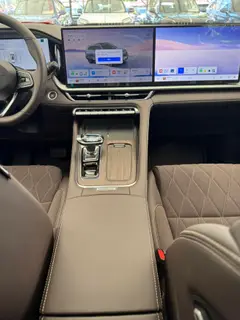 Geely Monjaro 2026 2.0TD High-power automatic four-wheel drive oriental obsidian full moon version exterior photo 7 Geely Monjaro 2026 2.0TD High-power automatic four-wheel drive oriental obsidian full moon version exterior photo 7