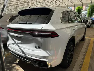 Geely Monjaro 2026 2.0TD High-power automatic four-wheel drive oriental obsidian full moon version interior photo 11 Geely Monjaro 2026 2.0TD High-power automatic four-wheel drive oriental obsidian full moon version interior photo 11