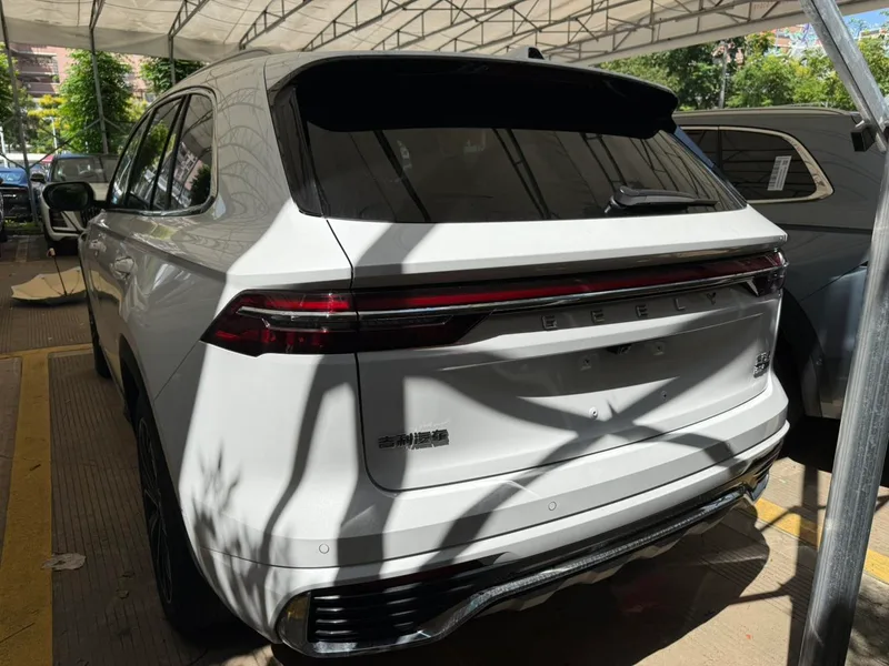 Geely Monjaro 2026 2.0TD High-power automatic four-wheel drive oriental obsidian full moon version interior photo 13 Geely Monjaro 2026 2.0TD High-power automatic four-wheel drive oriental obsidian full moon version interior photo 13