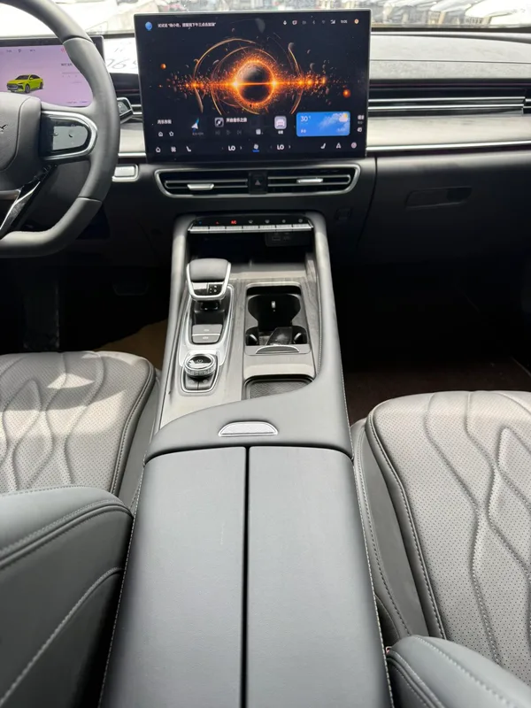 Chery Arrizo 8 PRO 2025 1.6T DCT Luxury type interior photo 12 Chery Arrizo 8 PRO 2025 1.6T DCT Luxury type interior photo 12
