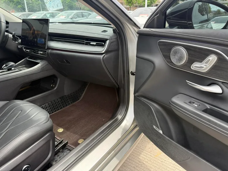 Chery Arrizo 8 PRO 2025 1.6T DCT Luxury type interior photo 15 Chery Arrizo 8 PRO 2025 1.6T DCT Luxury type interior photo 15