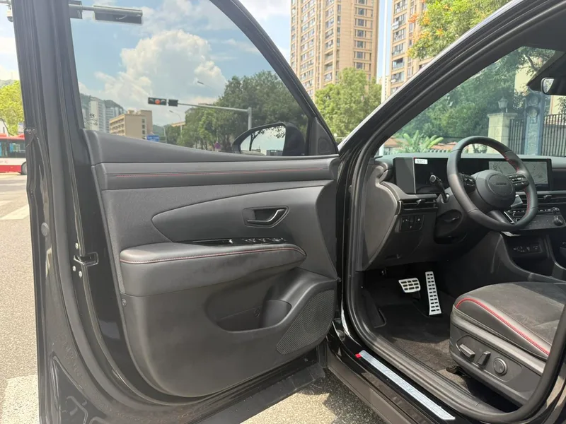 Hyundai Tucson 2025 Tucson L 1.5T GLX Versión de élite N-Line interior foto 11 Hyundai Tucson 2025 Tucson L 1.5T GLX Versión de élite N-Line interior foto 11