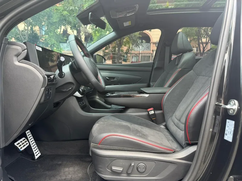 Hyundai Tucson 2025 Tucson L 1.5T GLX Versión de élite N-Line interior foto 12 Hyundai Tucson 2025 Tucson L 1.5T GLX Versión de élite N-Line interior foto 12