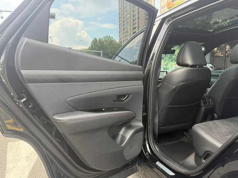 Hyundai Tucson 2025 Tucson L 1.5T GLX Versión de élite N-Line interior foto 13 Hyundai Tucson 2025 Tucson L 1.5T GLX Versión de élite N-Line interior foto 13