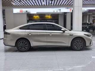 Geely Emgrand 2026 5.ª generación 1.5T DCT Modelo insignia exterior foto 5 Geely Emgrand 2026 5.ª generación 1.5T DCT Modelo insignia exterior foto 5