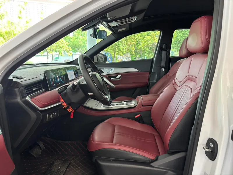 Jetour X70 PLUS 2025 Champion Edition 1.5T DCT Champion MAX+ 7 seat interior photo 9 Jetour X70 PLUS 2025 Champion Edition 1.5T DCT Champion MAX+ 7 seat interior photo 9