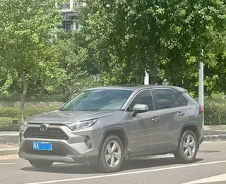 Toyota RAV4 2021 2.0L CVT Two-Drive Fashion Edition exterior photo 1 Toyota RAV4 2021 2.0L CVT Two-Drive Fashion Edition exterior photo 1