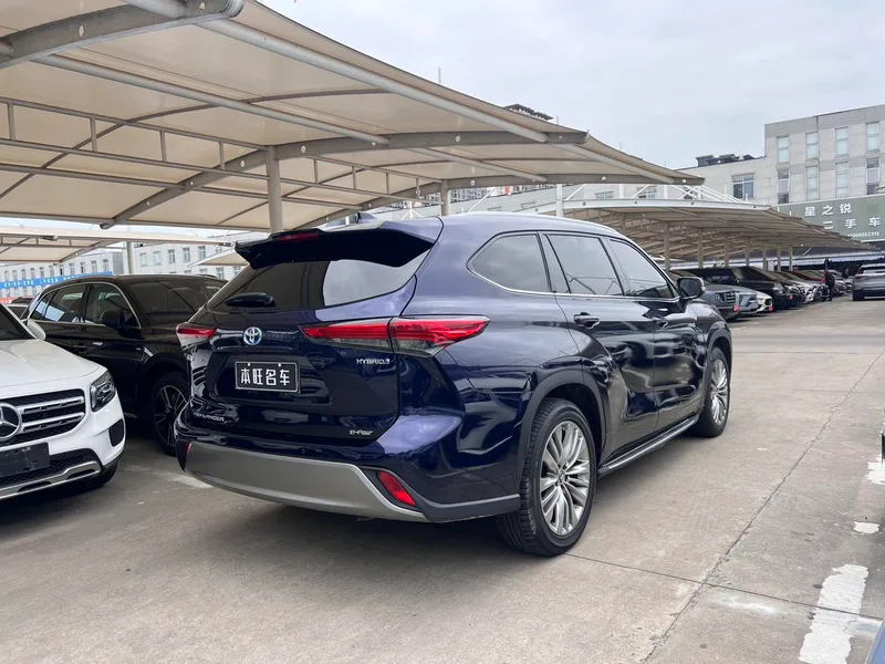 Toyota Highlander 2022 Dual Power 2.5L Four-wheel drive Premium Edition 7 seat interior photo 19 Toyota Highlander 2022 Dual Power 2.5L Four-wheel drive Premium Edition 7 seat interior photo 19