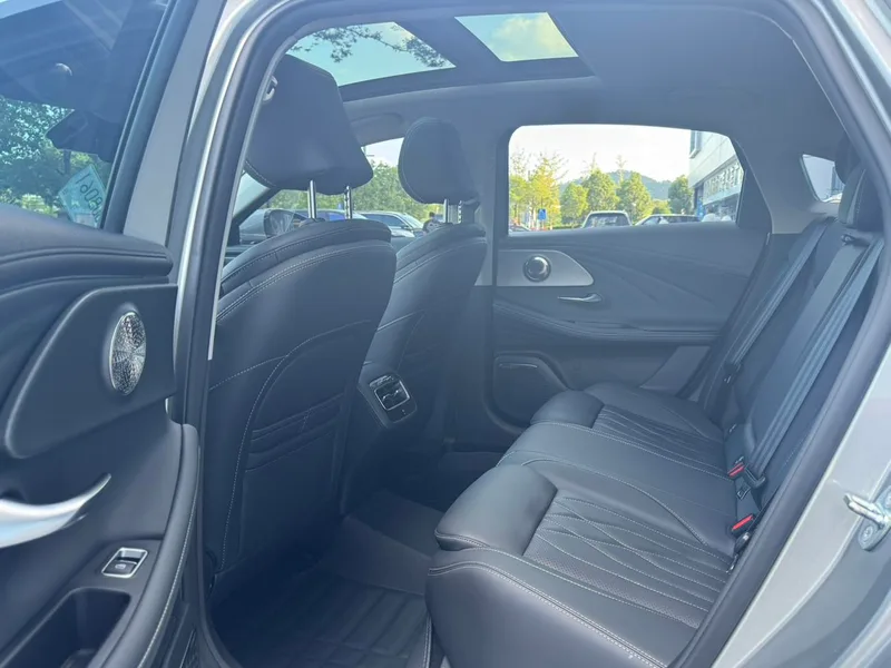Chery Arrizo 8 2025 1.6TGDI DCT wisdom interior photo 13 Chery Arrizo 8 2025 1.6TGDI DCT wisdom interior photo 13