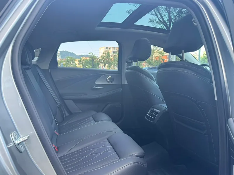 Chery Arrizo 8 2025 1.6TGDI DCT wisdom interior photo 17 Chery Arrizo 8 2025 1.6TGDI DCT wisdom interior photo 17