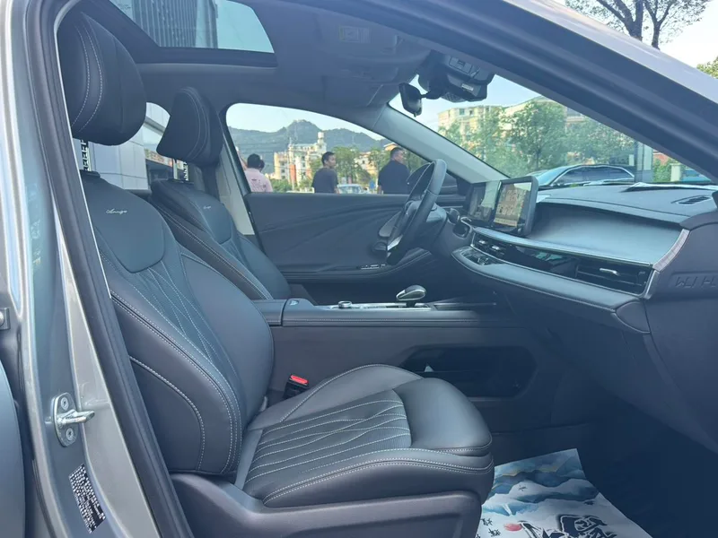 Chery Arrizo 8 2025 1.6TGDI DCT wisdom interior photo 18 Chery Arrizo 8 2025 1.6TGDI DCT wisdom interior photo 18