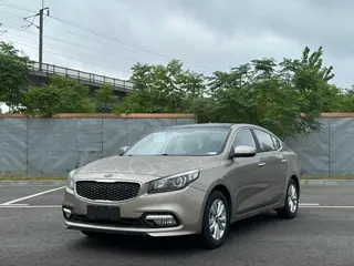 Kia K4 2014 1.8L Automático GLS exterior foto 1 Kia K4 2014 1.8L Automático GLS exterior foto 1