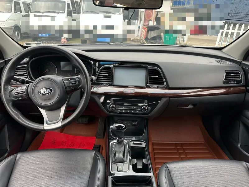 Kia K4 2014 1.8L Automático GLS interior foto 10 Kia K4 2014 1.8L Automático GLS interior foto 10