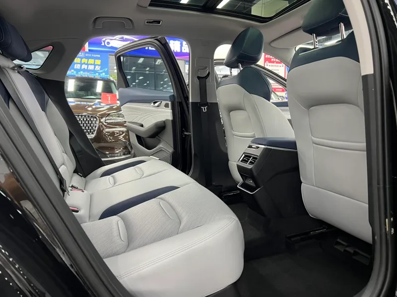 Geely Preface 2020 2.0T Flagship interior photo 8 Geely Preface 2020 2.0T Flagship interior photo 8