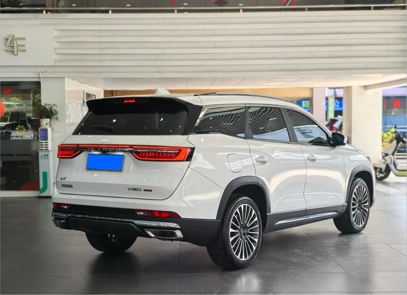 Jetour X90 2022 Zilong 2.0T DCT Huwei Edition 5 seat interior photo 13 Jetour X90 2022 Zilong 2.0T DCT Huwei Edition 5 seat interior photo 13