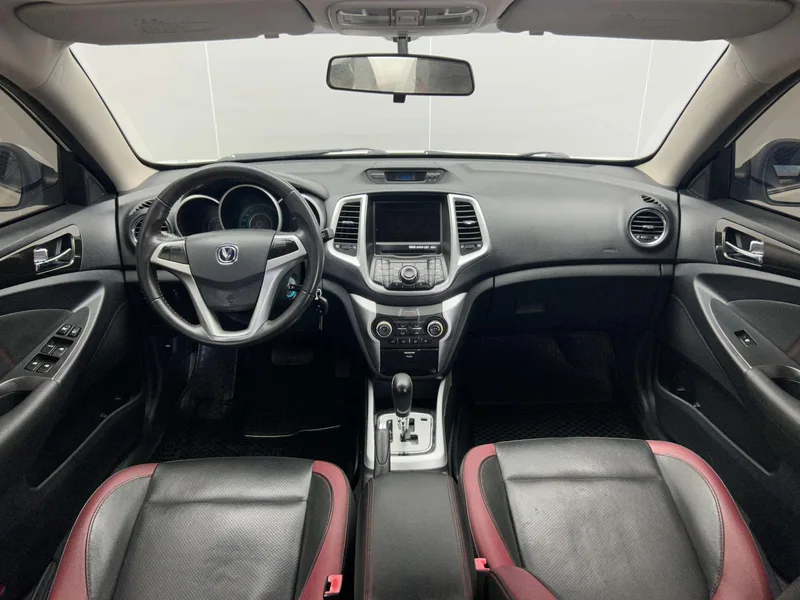 Changan Eado XT 2013 1.6L Tipo genial automático País IV interior foto 9 Changan Eado XT 2013 1.6L Tipo genial automático País IV interior foto 9