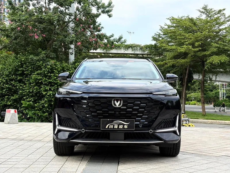 Changan UNI-K 2024 2.0T Pleasant Type exterior photo 2 Changan UNI-K 2024 2.0T Pleasant Type exterior photo 2