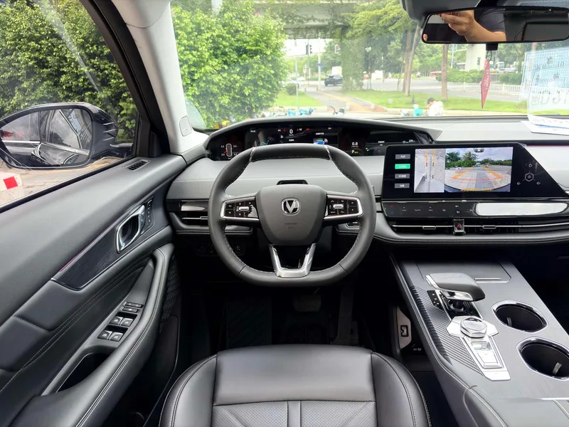 Changan UNI-K 2024 2.0T Pleasant Type exterior photo 4 Changan UNI-K 2024 2.0T Pleasant Type exterior photo 4