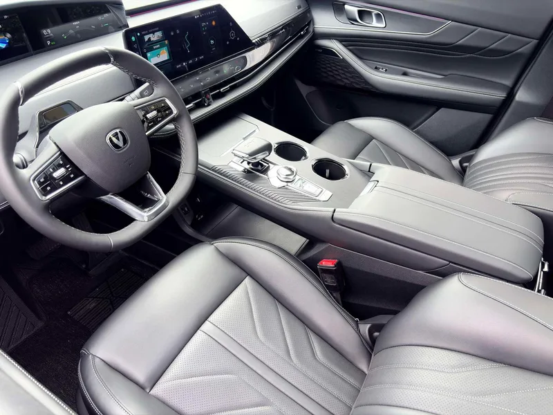 Changan UNI-K 2024 2.0T Pleasant Type exterior photo 5 Changan UNI-K 2024 2.0T Pleasant Type exterior photo 5