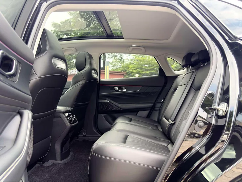 Changan UNI-K 2024 2.0T Pleasant Type interior photo 6 Changan UNI-K 2024 2.0T Pleasant Type interior photo 6