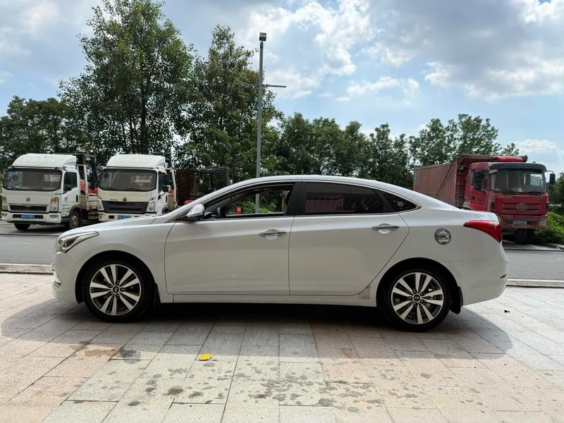 Hyundai Mistra 2016 1.8L automatic intelligent type GLS exterior photo 4 Hyundai Mistra 2016 1.8L automatic intelligent type GLS exterior photo 4
