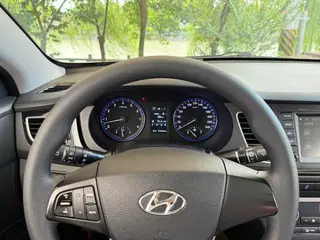 Hyundai Mistra 2016 1.8L automatic intelligent type GLS interior photo 14 Hyundai Mistra 2016 1.8L automatic intelligent type GLS interior photo 14