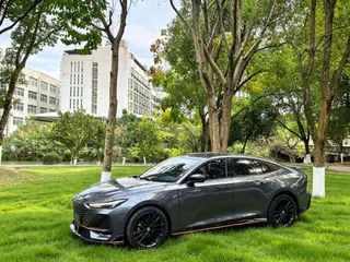 Changan UNI-V 2023 1.5T Versión deportiva