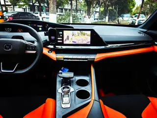 Changan UNI-V 2023 1.5T Versión deportiva interior foto 10 Changan UNI-V 2023 1.5T Versión deportiva interior foto 10