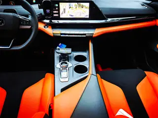 Changan UNI-V 2023 1.5T Versión deportiva interior foto 11 Changan UNI-V 2023 1.5T Versión deportiva interior foto 11