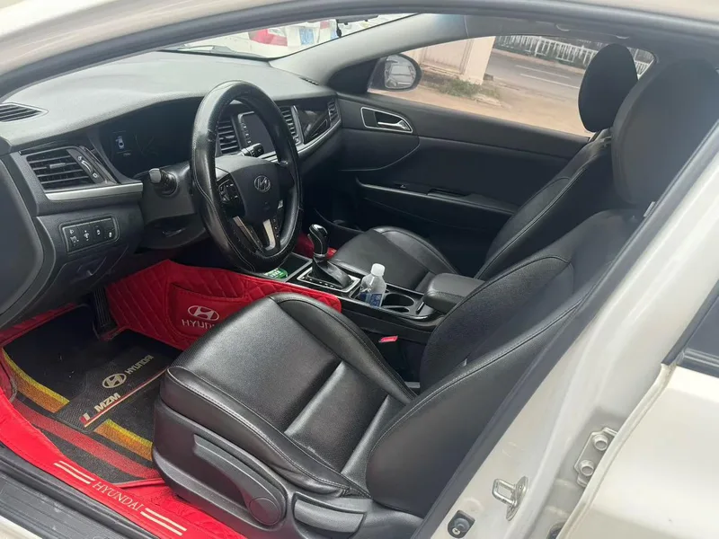 Hyundai Mistra 2017 1.8L Tipo inteligente automático GLS País V exterior foto 4 Hyundai Mistra 2017 1.8L Tipo inteligente automático GLS País V exterior foto 4