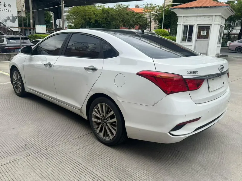 Hyundai Mistra 2017 1.8L Tipo inteligente automático GLS País V interior foto 9 Hyundai Mistra 2017 1.8L Tipo inteligente automático GLS País V interior foto 9