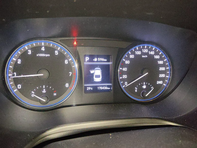 Hyundai Mistra 2017 1.8L Tipo inteligente automático GLS País V interior foto 10 Hyundai Mistra 2017 1.8L Tipo inteligente automático GLS País V interior foto 10