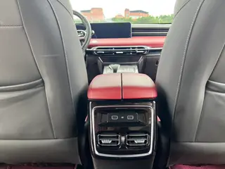 Jetour X70 PLUS 2023 1.6T DCT Fuerte 7 Asiento interior foto 11 Jetour X70 PLUS 2023 1.6T DCT Fuerte 7 Asiento interior foto 11