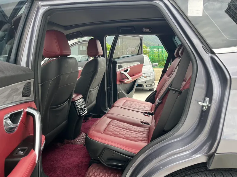 Jetour X70 PLUS 2023 1.6T DCT Fuerte 7 Asiento interior foto 16 Jetour X70 PLUS 2023 1.6T DCT Fuerte 7 Asiento interior foto 16