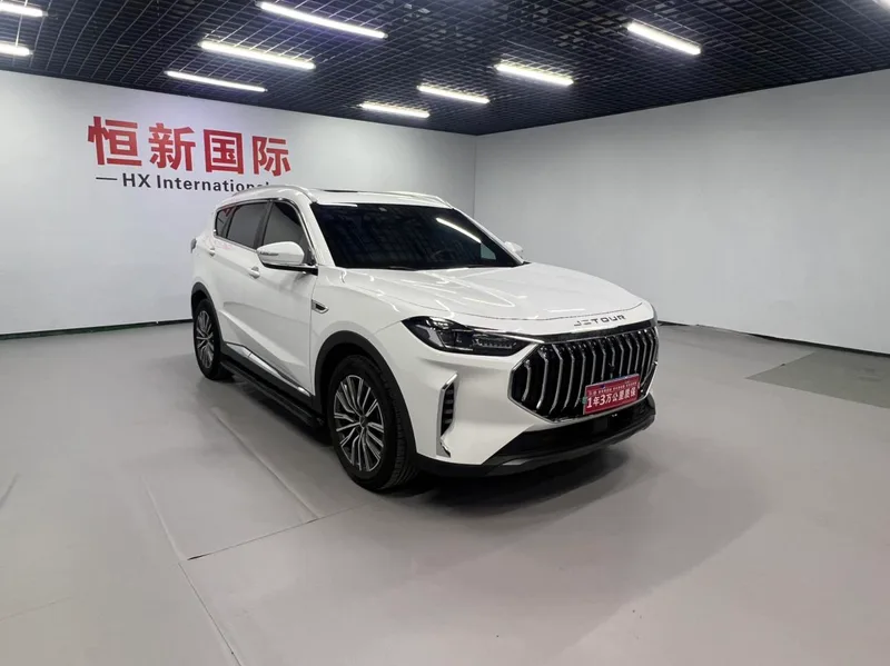 Jetour X70 PLUS 2023 1.5T DCT Храбрый PLUS 7 Кресло экстерьер фото 3 Jetour X70 PLUS 2023 1.5T DCT Храбрый PLUS 7 Кресло экстерьер фото 3