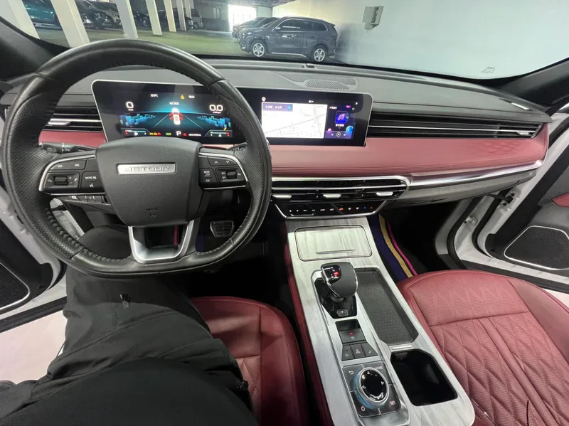 Jetour X70 PLUS 2023 1.5T DCT Храбрый PLUS 7 Кресло интерьер фото 19 Jetour X70 PLUS 2023 1.5T DCT Храбрый PLUS 7 Кресло интерьер фото 19