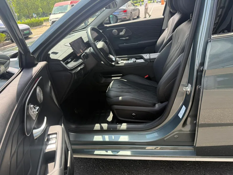 Chery Arrizo 8 PRO 2025 1.6T DCT Type de luxe+ extérieur photo 4 Chery Arrizo 8 PRO 2025 1.6T DCT Type de luxe+ extérieur photo 4