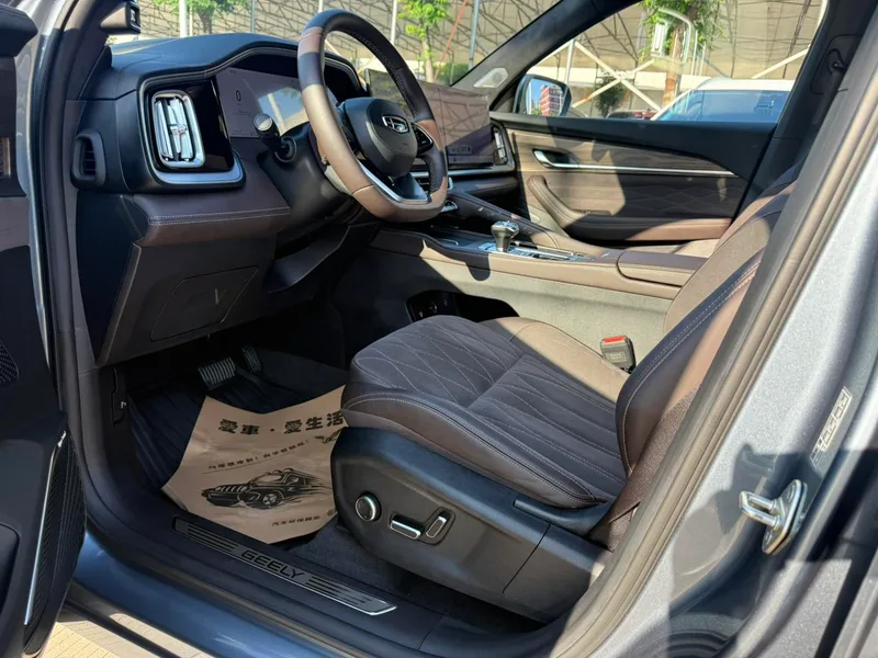 Geely Monjaro 2026 2.0TD Tracción automática en las cuatro ruedas de alta potencia Edición Oriental Yao Mochizuki interior foto 10 Geely Monjaro 2026 2.0TD Tracción automática en las cuatro ruedas de alta potencia Edición Oriental Yao Mochizuki interior foto 10